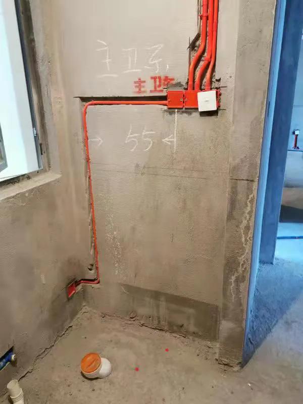 爸媽家的水電線管照片