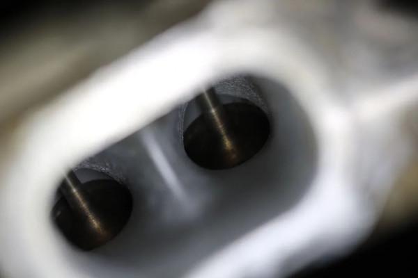 怪獸修車：翻新一輛13年的二手寶馬5系，耗時25天完美復活它