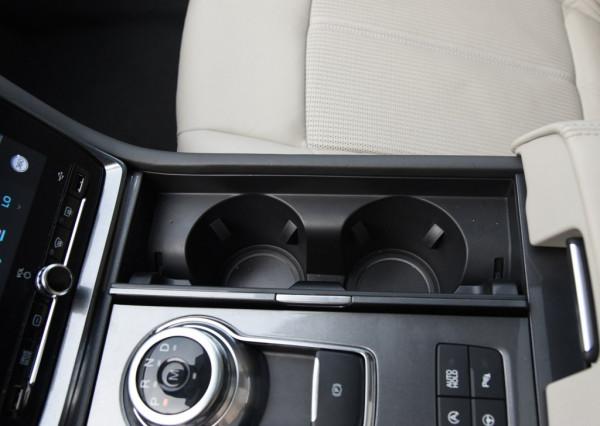 長超5米，配2.0T+8AT，才賣20萬出頭，月銷不足2千輛，金牛座真慘