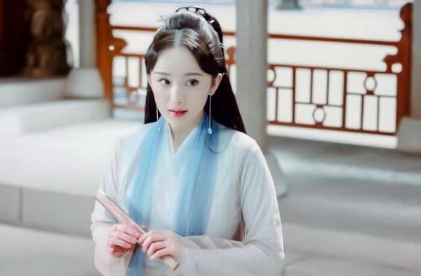 楊冪官宣新劇《嬌藏》：快到2022年了，她還離不開古偶劇嗎？