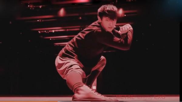 黃子韜：為啞巴發小學手語，成名後把他留在身邊當助理