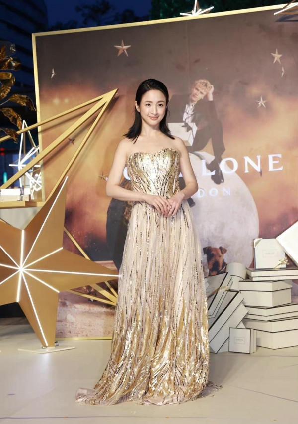 林依晨產後狀態滿分，素顏上鏡也靚麗，可惜土純風穿搭網友不買賬