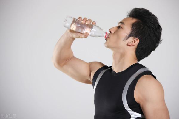 總是口渴,喝水也不管用?要當心,可能是4種疾病在作怪 總是口渴,喝水也不管用?要當心,可能是4種疾病在作怪