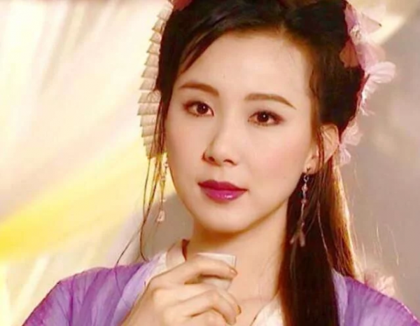 演技大爆發，這6位一人分飾多角出神入化，性格迥異讓人眼前一亮