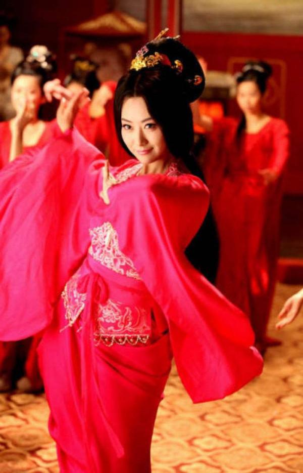 《悍刀行》裴南瑋乾煸蠟黃顯老?圈內這四大女星被說最符合原著 《悍刀行》裴南瑋乾煸蠟黃顯老?圈內這四大女星被說最符合原著