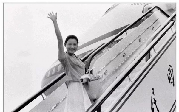 “崇洋媚外”的5位明星,強行辯解:張鐵林最可笑,陳沖最可恨 “崇洋媚外”的5位明星,強行辯解:張鐵林最可笑,陳沖最可恨