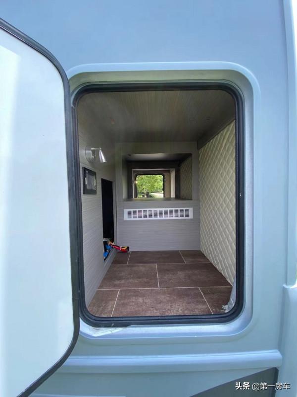 1200AH鋰電800W太陽能，配置到頭！H500輕卡房車“網紅1號”詳解