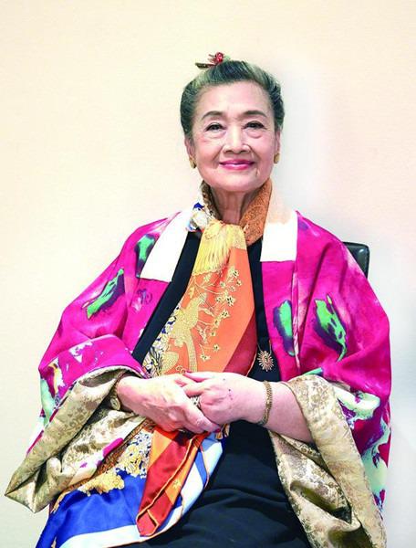 “歌壇聖女”朱逢博:30歲和老師閃婚,84歲守了老公骨灰13年 “歌壇聖女”朱逢博:30歲和老師閃婚,84歲守了老公骨灰13年