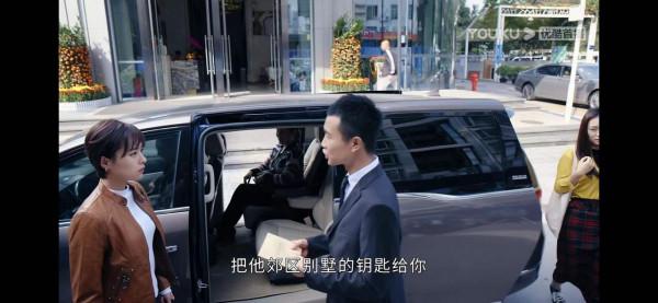 中年大叔為啥戰勝同齡少年抱得美人歸？