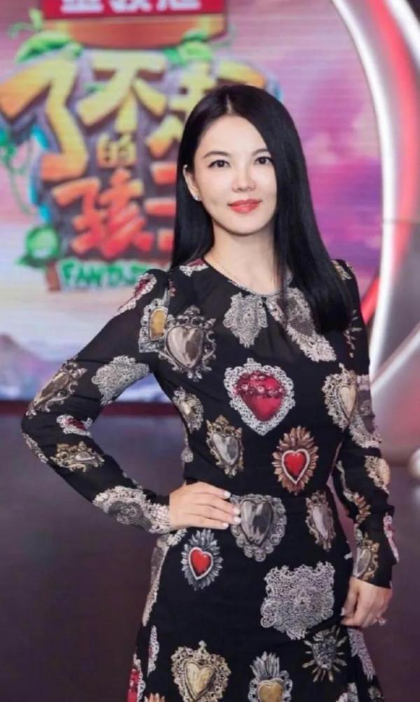 這應該是李湘狀態最好看的時候，有一張照片特別像詠梅