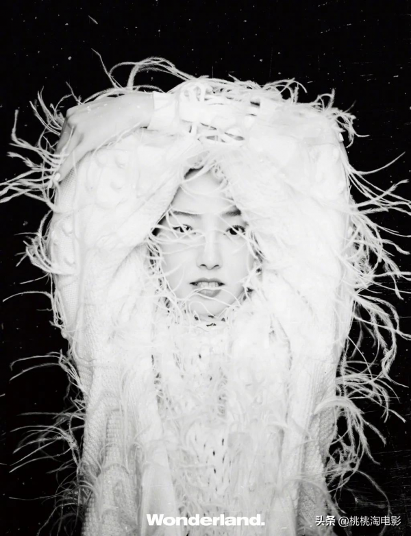 組圖：演員白百何時尚雜誌封面大片，自然靈動表現力十足