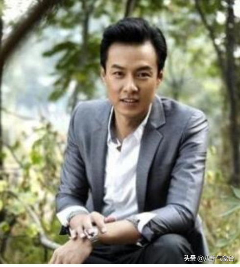 《正陽門下》朱鐵，結婚11年0緋聞只愛老婆，三世同堂成人生贏家