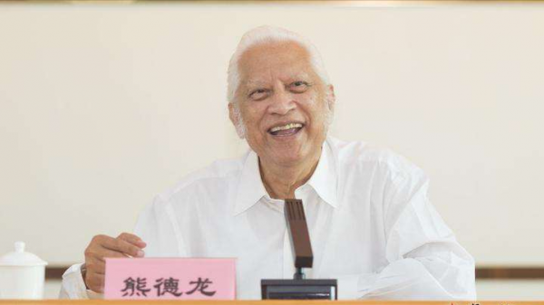 1947年廣東夫婦收養印尼棄嬰&comma;傾家蕩產給他創業&comma;50年後他億萬身家