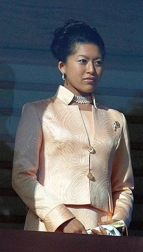 日本皇室現存成員僅十七名，民眾普遍擔心能否存續