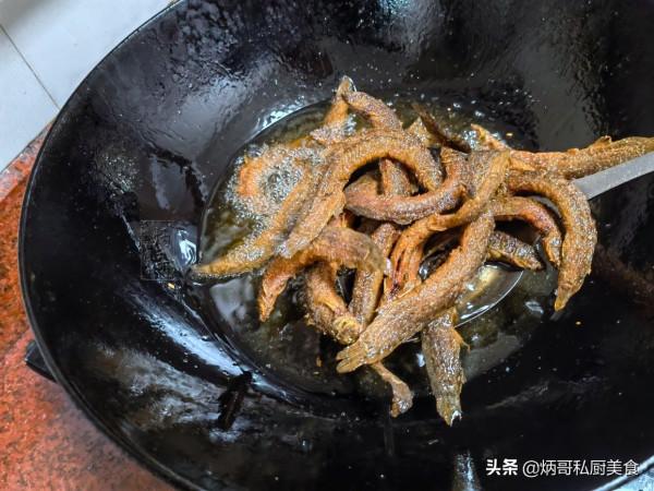 它是小溪裡的“精靈”,肉質細嫩,醃一醃入鍋一炸,外酥裡嫩忒香 它是小溪裡的“精靈”,肉質細嫩,醃一醃入鍋一炸,外酥裡嫩忒香