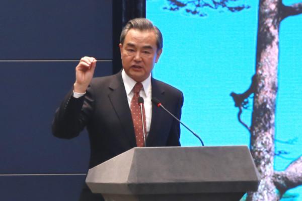 中日高官同天訪越,當著王毅外長的面,阮富仲表態引關注 中日高官同天訪越,當著王毅外長的面,阮富仲表態引關注