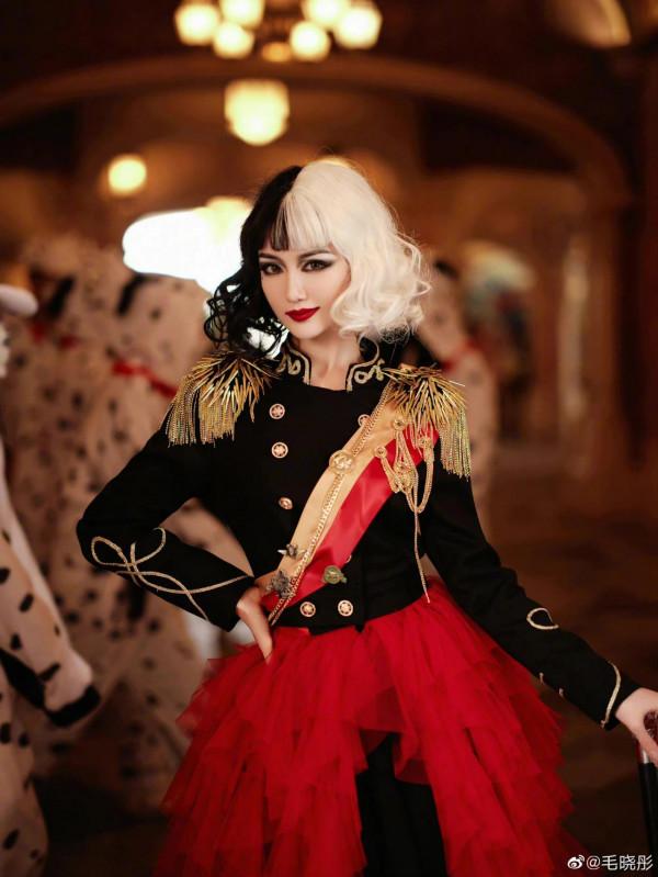 迪士尼編外人員毛曉彤cosplay庫伊拉造型,和星黛露小可愛反差萌 迪士尼編外人員毛曉彤cosplay庫伊拉造型,和星黛露小可愛反差萌