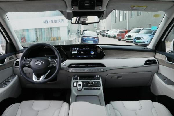 中大型7座SUV設計，原裝進口配V6大自吸，帶你看現代帕里斯帝