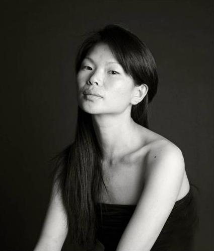 “頂級醜模”嫁“法國豪門”,呂燕到底有啥本事? “頂級醜模”嫁“法國豪門”,呂燕到底有啥本事?