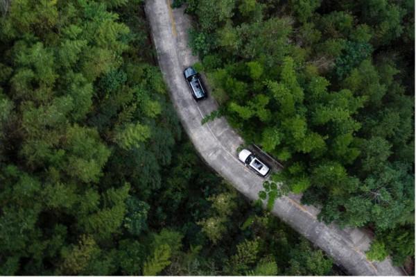 交叉軸、炮彈坑,家用SUV化身“越野強者”?吉利星越L山地試駕 交叉軸、炮彈坑,家用SUV化身“越野強者”?吉利星越L山地試駕