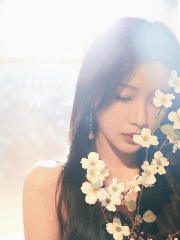 影帝的老婆果然靚，孫怡笑容甜美可愛～十分吸睛