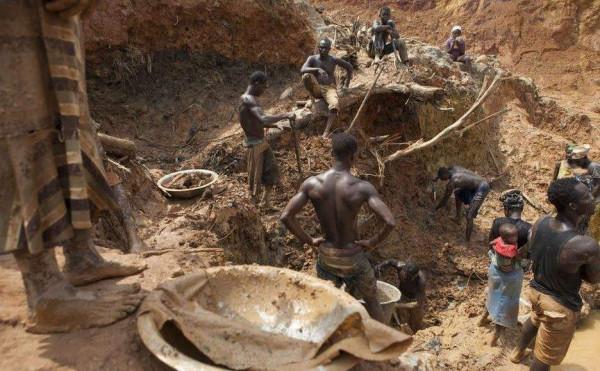 中國“上林幫”非洲淘金：日收入10萬元，常備200克金子保命