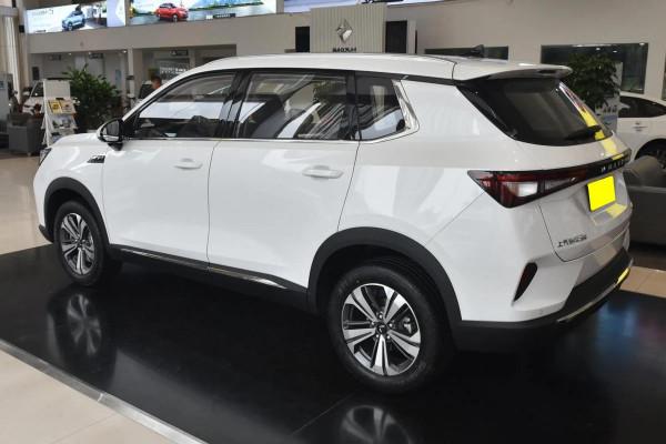 五菱星辰火了，6&period;98萬起配1&period;5T動力，軸距2750mm，專為工薪族打造