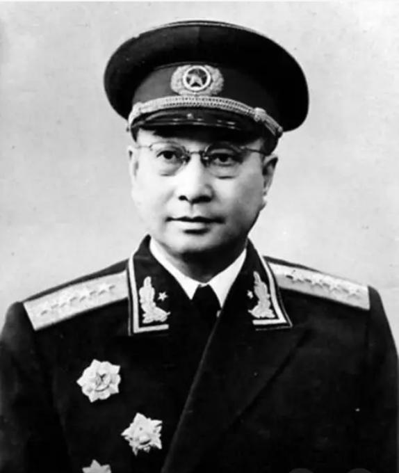 陳毅在電文中說:我黨傑出軍事家不多,都有誰?為何沒提徐向前 陳毅在電文中說:我黨傑出軍事家不多,都有誰?為何沒提徐向前