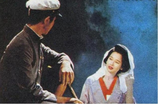 1945年，連長愛上日本女戰俘，30多年後，兩人孩子繼承上億家產