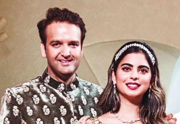 印度首富之妻：戴祖母綠鼻環比希拉里美，27層豪宅因風水從不過夜