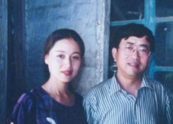 餘秋雨的另一面：拋棄髮妻李紅，另娶小16歲馬蘭，前妻怒斥偽君子