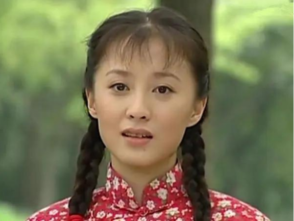 “可雲”徐露：當紅時隱退，嫁大7歲老公，46歲和17歲女兒似姐妹