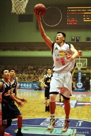 CBA｜劉鐵：場上的“拼命三郎”，輾轉多支球隊，與鞏曉彬成路人