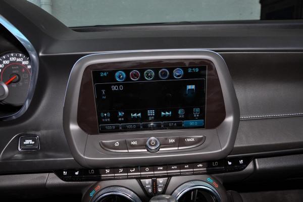 40萬級美系肌肉轎跑，275匹、5秒9破百，科邁羅到底有多能打？