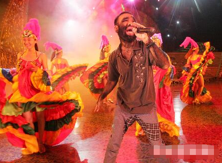 毛孩于震寰：出專輯，42歲娶90後嬌妻，他是如何走上人生巔峰的？