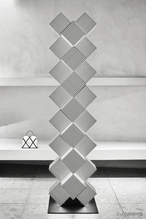 2021米蘭國際傢俱展迴歸！時尚品牌Valextra攜手展出