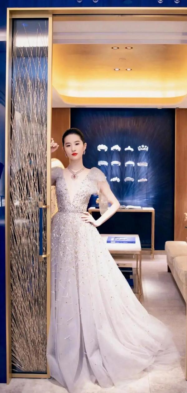 神仙姐姐劉亦菲最新高畫質美圖