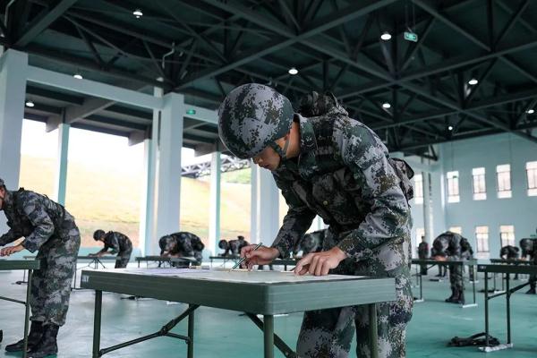 了不起！這個下士一年內兩次榮立個人三等功