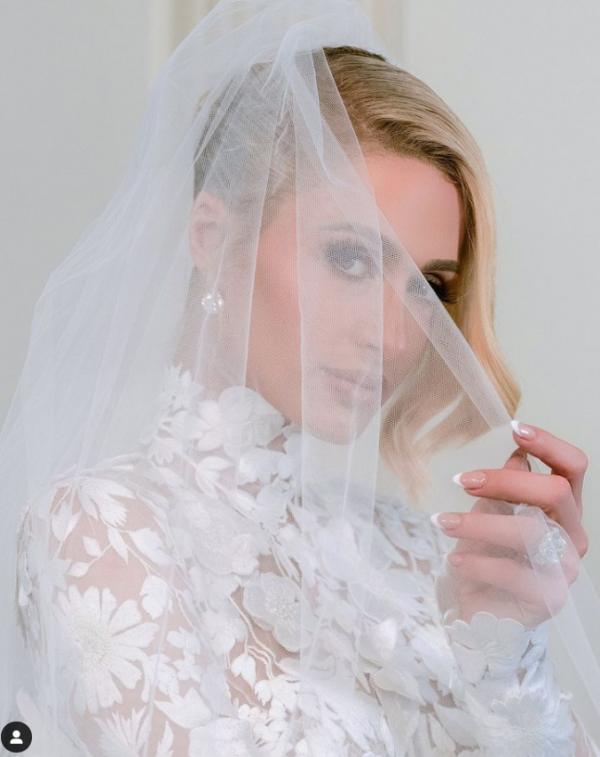 名媛希爾頓嫁了！甩14個富豪明星男友，曬千萬鑽戒，婚禮連辦三天