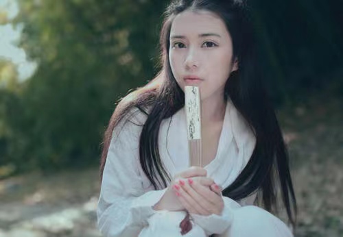 飲盡滄桑，時間暴露了謊言，改變了距離，看清了人心