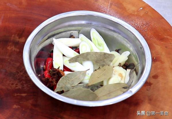 廚師長分享虎皮雞蛋家常做法,一煮二炸三燉,外酥裡嫩,鹹香入味 廚師長分享虎皮雞蛋家常做法,一煮二炸三燉,外酥裡嫩,鹹香入味