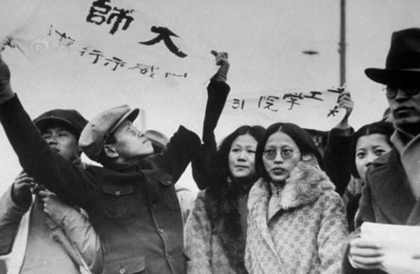 他21歲入黨，建國後擔任公安部辦公室副主任，49歲被停職