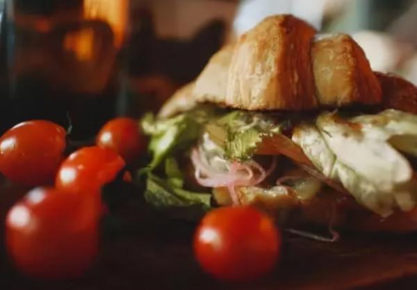 人一生只能吃9噸食物？吃得少，活得久？科學研究給出答案