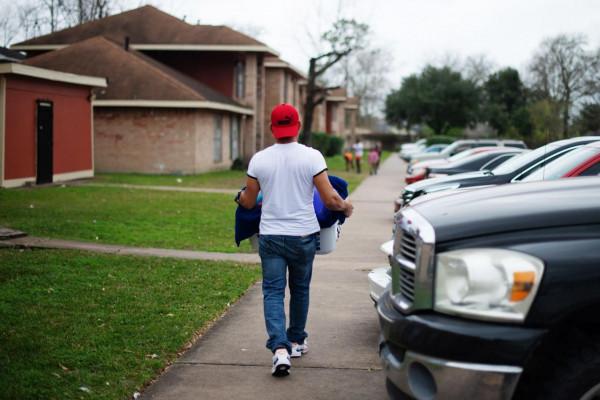 美國奴隸制重生?數百名工人在槍口下勞動,幾乎沒有食物和薪水 美國奴隸制重生?數百名工人在槍口下勞動,幾乎沒有食物和薪水