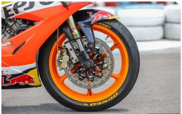 本田彎梁RS150R,配置超強 本田彎梁RS150R,配置超強