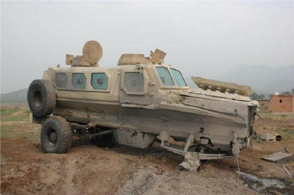 國產VP3反地雷車又立功 在奈及利亞觸雷 輪子被炸飛 乘員卻安然無恙 國產VP3反地雷車又立功 在奈及利亞觸雷 輪子被炸飛 乘員卻安然無恙