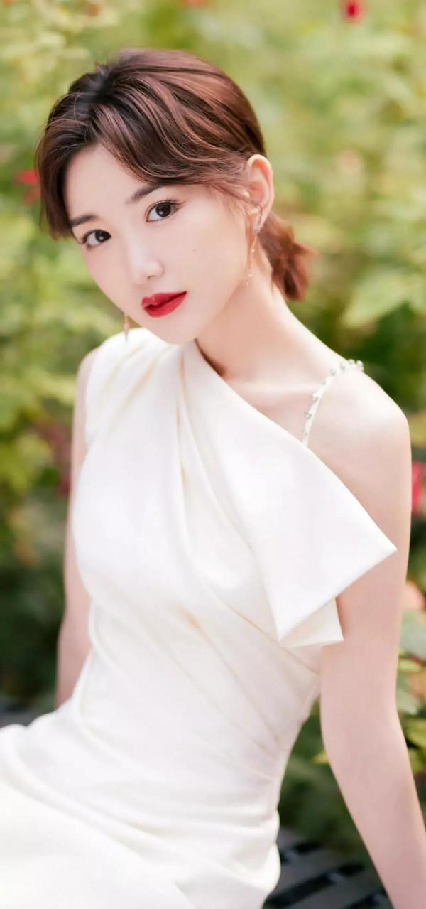 毛曉彤單眼照片好俏皮 毛曉彤單眼照片好俏皮