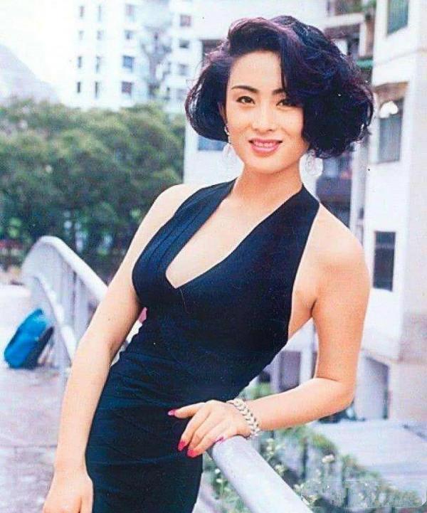 娛樂圈遍地小白花，真懷念明豔掛女星恃靚行兇大殺四方的時期