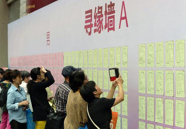 三胎催生無果，人口警報“拉響”？專家提出新方案，父母紛紛贊同