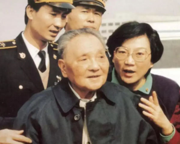 1985年的百萬大裁軍因何而起？鄧小平說：得罪人的事情就由我來做